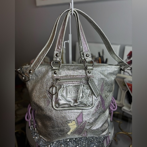 Coach Handbags - Coach 2010 limited edition rehab Poppy Metallic Silver Star Spotlight Tote EUC